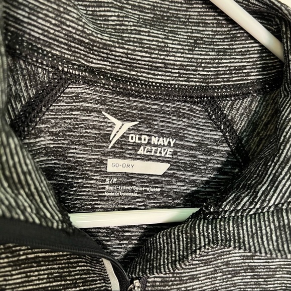 Old Navy Half Zip Running Pullover Soft Black Stripe - Picture 9 of 10